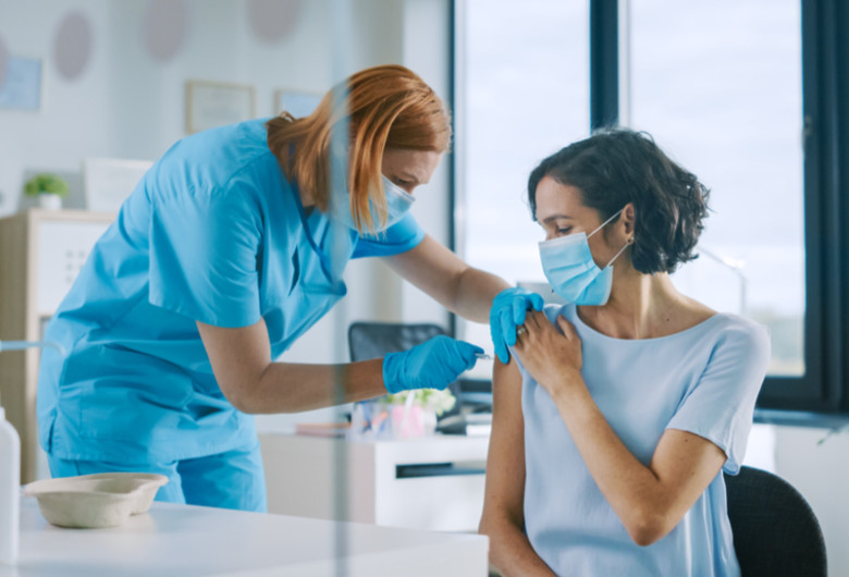 Vaccinare anti-COVID-19, imunizare, injecție pentru coronavirus