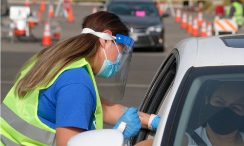 Centru de vaccinare drive-thru anti-COVID-19, coronavirus