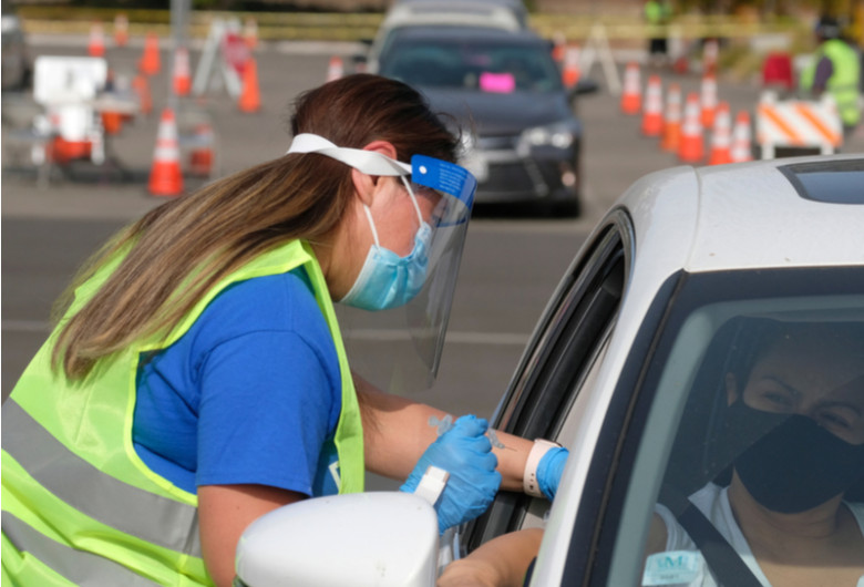 Centru de vaccinare drive-thru anti-COVID-19, coronavirus