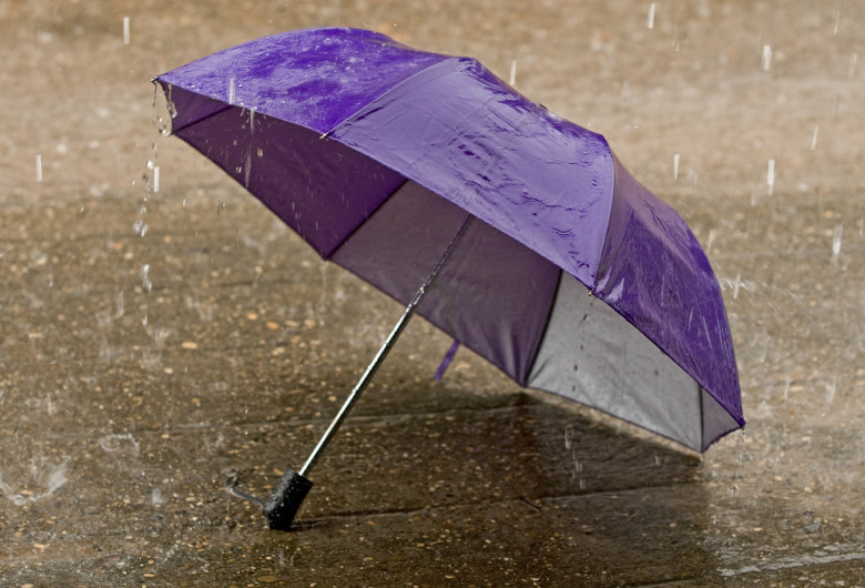 Umbrelă în ploaie