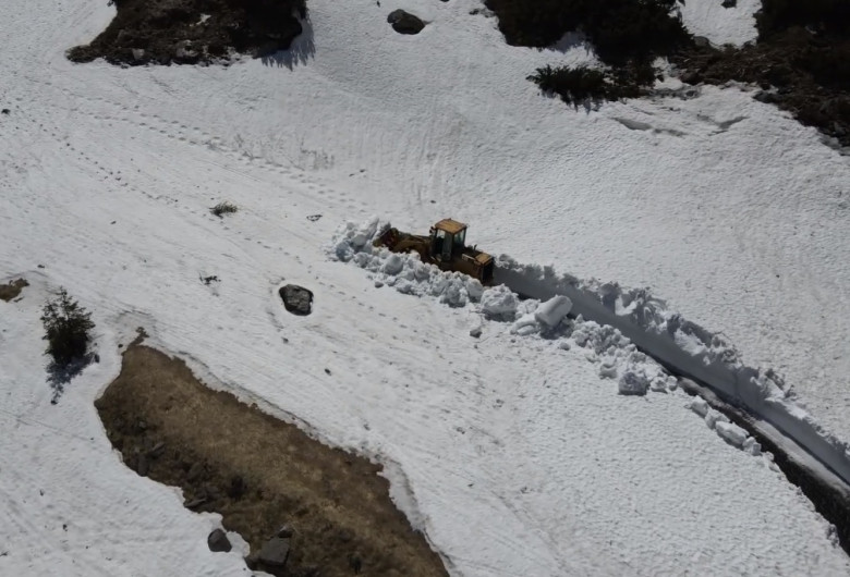 Deszăpezire pe Transfăgărășan