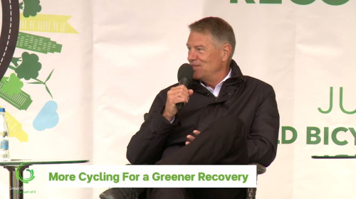 klaus iohannis bicicleta