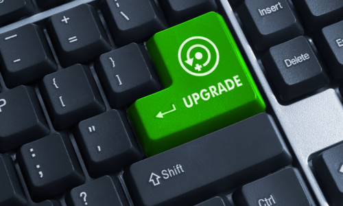 Actualizări IT, upgrade la calculator, tastatură, laptop, dispozitive, gadget și internet