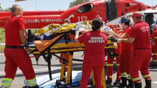Elicopter SMURD cu asistente și paramedici, arși, arsuri, pacienți, răniți