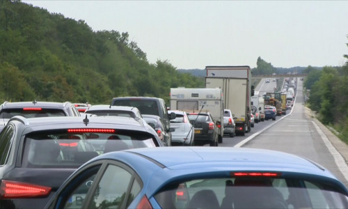 Aglomerație în trafic, mașini pe A2, autostradă, rutier, cozi, Infotrafic, litoral, bară la bară