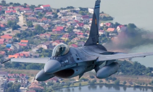 Avion, aeronavă, zbor F-16 Fighting Falcon