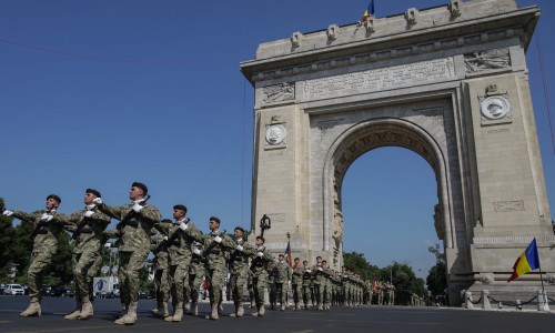 Militari români la Arcul de Triumf, Armata României