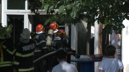 Incendiu la Piața Delfinul