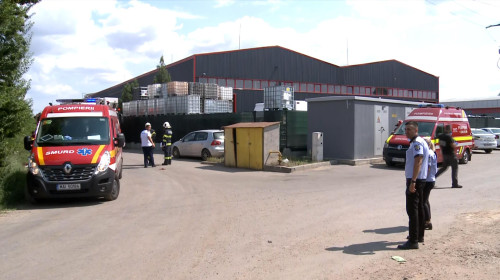 Hala de reciclare care a luat foc în Popești Leordeni