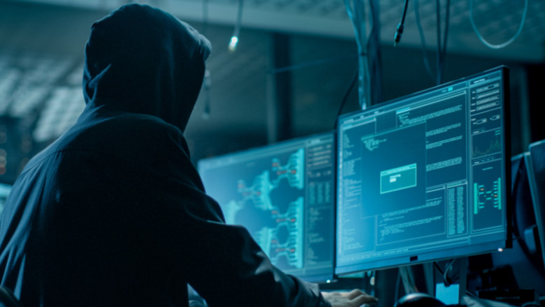 Hackeri, infractori cibernetici, fraudă online, phishing, escroci pe internet