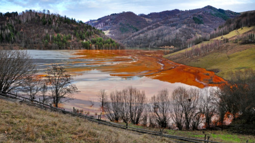 Roșia Montană, poluare