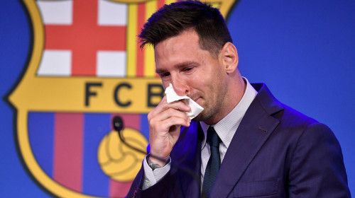 Lionel Messi, în lacrimi, plânge la FC Barcelona