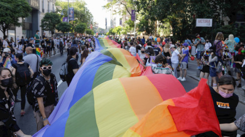 Marș Bucharest Pride LGBT cu homosexuali, lesbiene și transsexuali