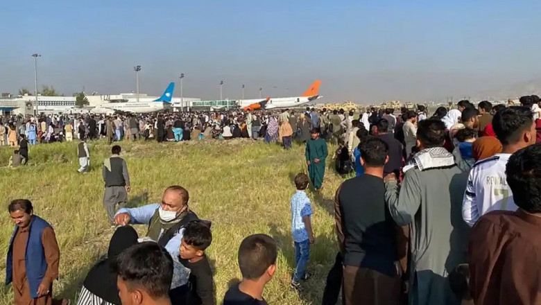 Busculadă la Aeroportul din Kabul, Afganistan