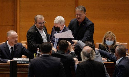 Florin Roman în scandal la Parlament