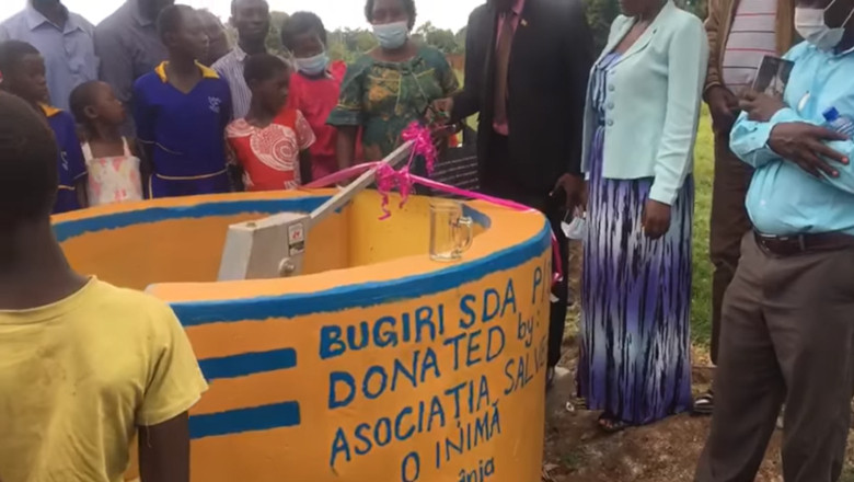 Fântână donată în Uganda de Asociația „Salvează o inimă”
