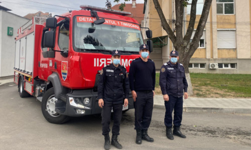 Pompieri în curtea Spitalului „Victor Babeș” Timișoara