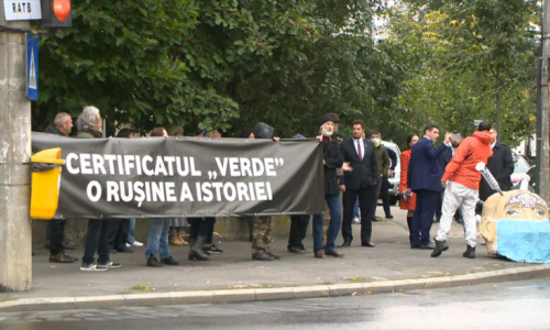 Protest AUR anti-certificat verde