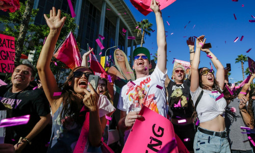 Supporters of Britney Spears gather outside courthouse in Los Angeles, Stanley Mosk Courthouse, Los Angeles, California, United States - 12 Nov 2021