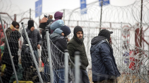 Migranți în Belarus, sârmă ghimpată la graniță