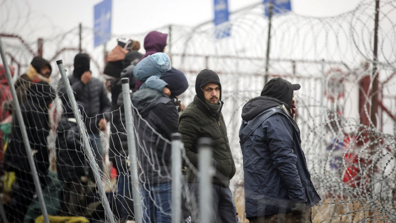 Migranți în Belarus, sârmă ghimpată la graniță