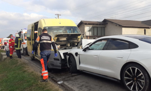 Accident cu microbuz și elevi în Prahova