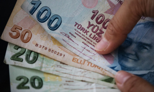 Turkey Takes Action In Attempt To Stop Currency Collapse