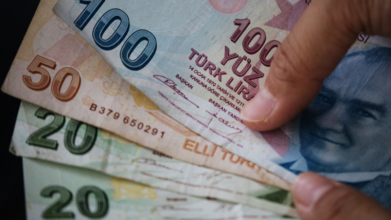 Turkey Takes Action In Attempt To Stop Currency Collapse