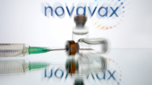 Themed picture-novavax dead vaccine. Novavax Announces Submission of Biological Approval Application in South Korea for NVX-CoV2373. Killed coronaviruses - New dead vaccine from Valneva versus Corona should work better than other vaccines. Vaccine doses w