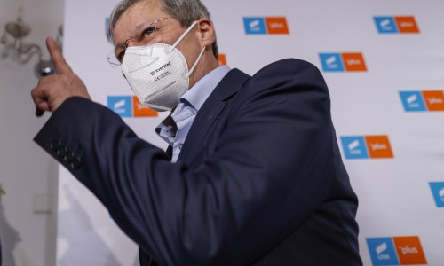 INSTANT_DEMISIE_CIOLOS_08_INQUAM_Octav_Ganea