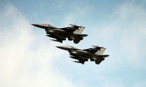 2 f16 fighter jets scrambled to defend the Skys