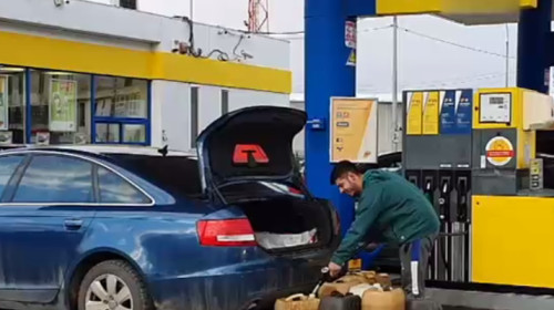 barbat la coada la benzina