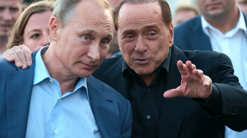 Russia's President Putin and Italy's ex-PM Berlusconi in Crimea