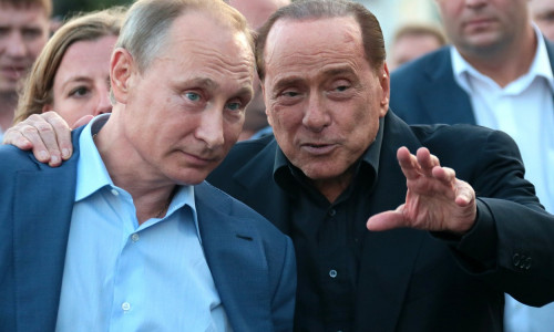 Russia's President Putin and Italy's ex-PM Berlusconi in Crimea