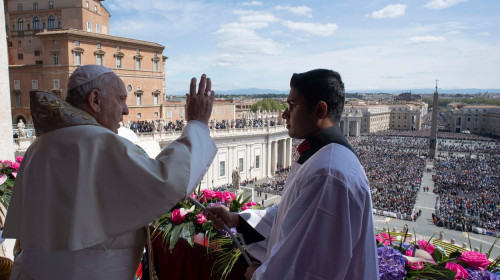 Easter Mass and Urbi et Orbi blessing