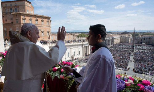 Easter Mass and Urbi et Orbi blessing