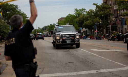 Un atac armat a avut loc într-o suburbie a orașului Chicago, Highland Park, în timpul paradei de Ziua Independenței a SUA. Foto Profimedia Images