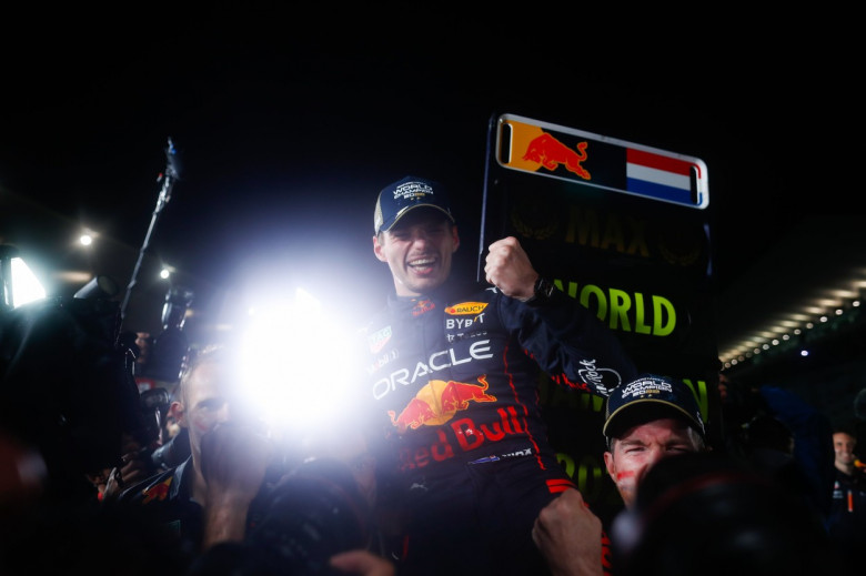 Verstappen a câştigat MP al Japoniei şi este din nou campion mondial