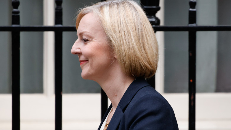 Liz Truss Leaves 10 Downing Street For Prime Minister's Questions, London, United Kingdom - 19 Oct 2022