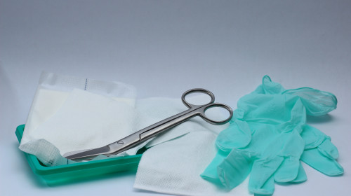 Sterile,Dressings,And,Gloves,With,Scizors