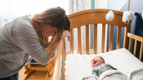 O mamă a regretat atât de mult numele ales pentru copilul ei, încât a plâns „aproape zilnic” timp de șase luni/ Shutterstock