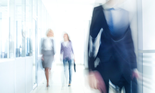 O femeie a reușit să se angajeze șef serviciu la Protecția Copilului falsificându-și diploma de licență