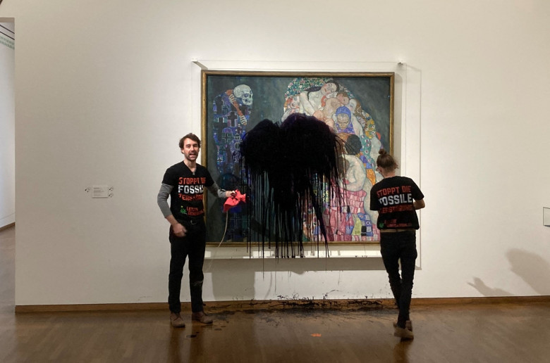 Climate Activists Throw Black Substance At Klimt Painting - Vienna