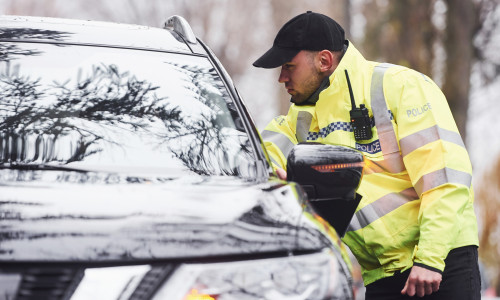 sofer oprit de politie