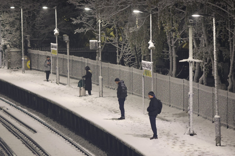 Snow Falls in London, London, UK - 12 Dec 2022