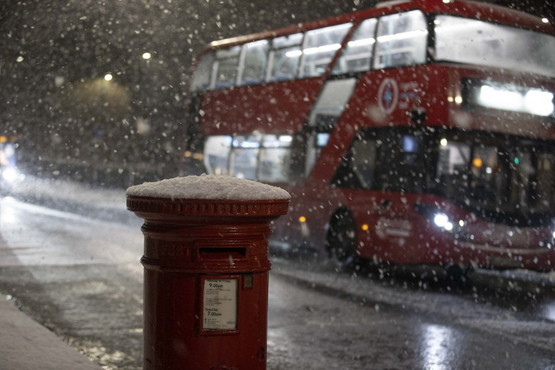 Snowfall in London