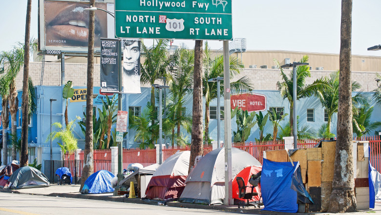 Hollywoodcalifornia,-,Feb.,26,,2022:,Homeless,Encampment,Along,The,Roadside