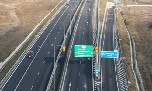 Situație revoltătoare. O porțiune din Autostrada A10 Sebeș-Turda, ce a fost inaugurată recent, o ia la vale (VIDEO)