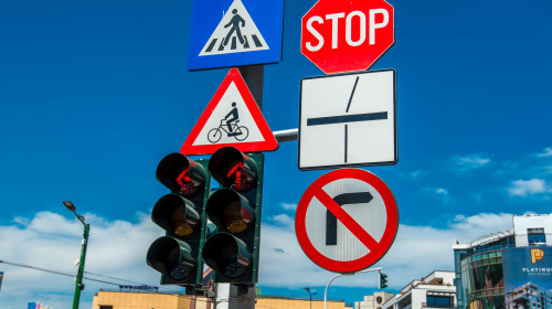 Brasov,,Romania-,06,August,2020:,Traffic,Street,Signs,,,Semaphore