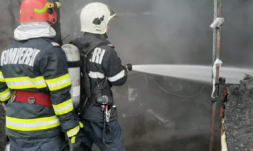 O rulotă tip fast-food a explodat în Maramureș/ Credit foto: emaramures.ro.